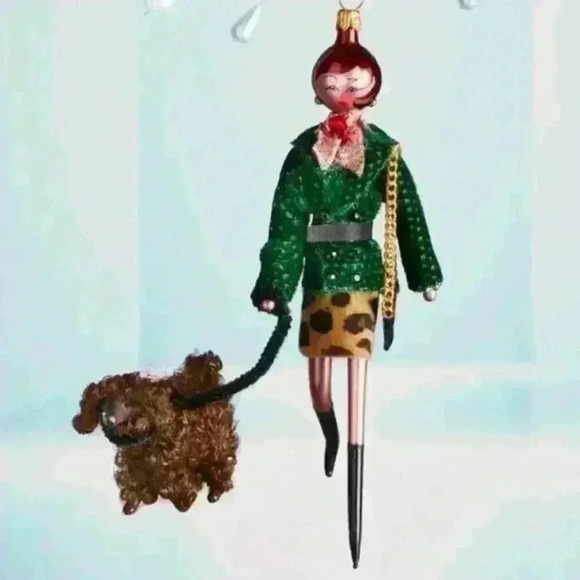 De Carlini-Lady in Green Jacket with Dog - Picture 1 of 3